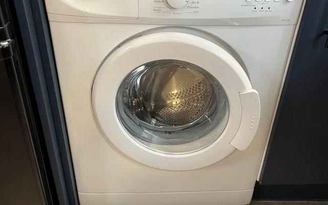 Stunning 1BR Apt in Central Cheltenham