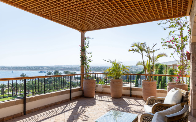 Fort Arabesque Beach Resort