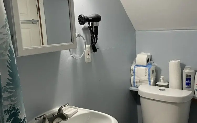 Downtown Suite - Close to Topgolf, Horseshoe Casino, UM Baltimore
