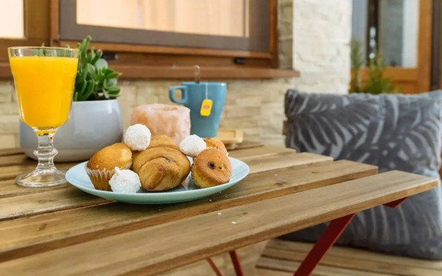 Studio with private terrace next to Cișmigiu