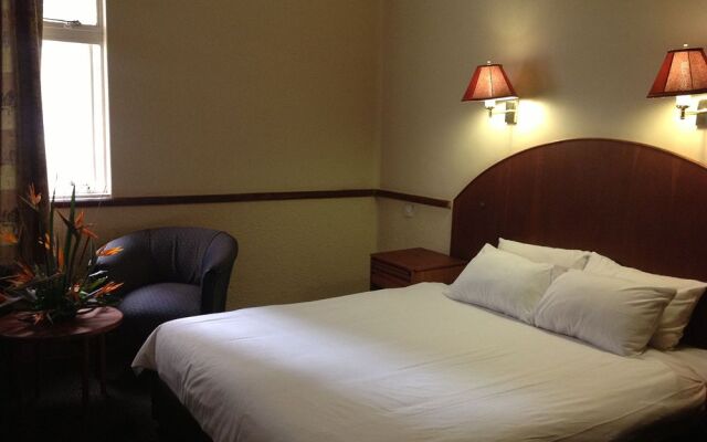 New Ambassador Hotel