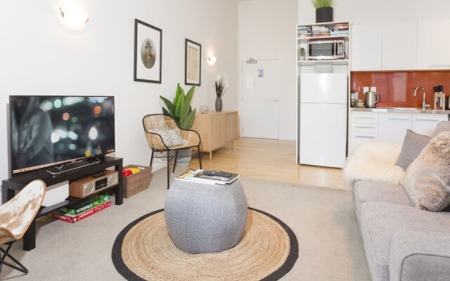 TOWNY - Top Floor Tranquility - 2 Bedrooms