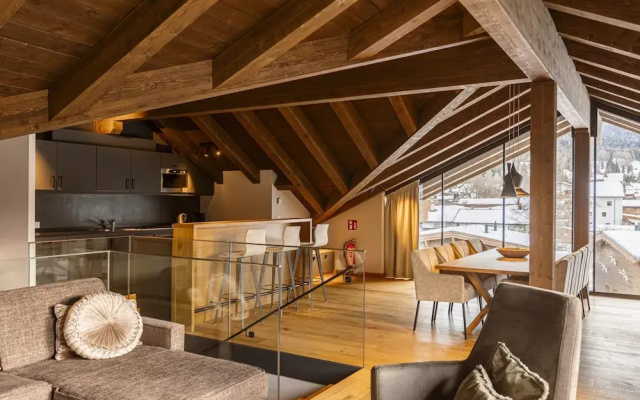 Amazing Penthouse With Shared Pool