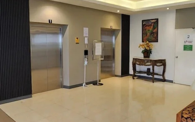 Prom Hotel