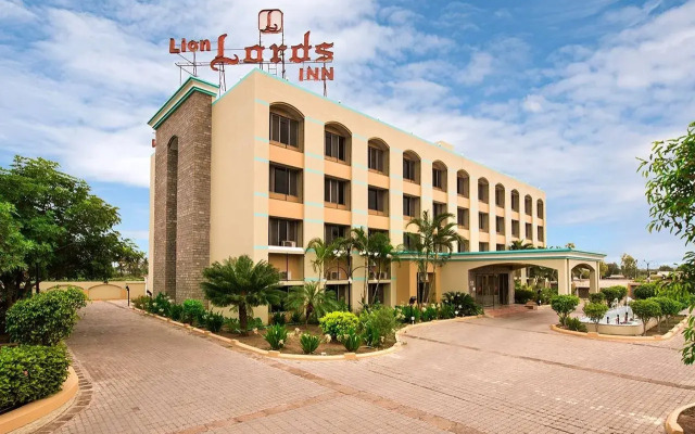 Lion Lords Inn Rajula