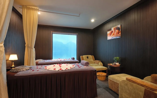 Velar Of The Sea Cruise – Guest Rooms – Ha Long