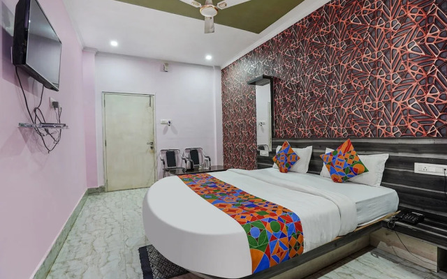 Fabhotel Deepak Palace
