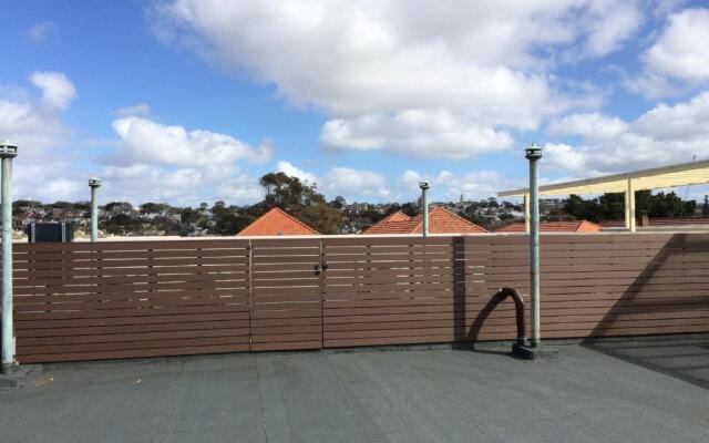 Edgecliff Lodge Motel