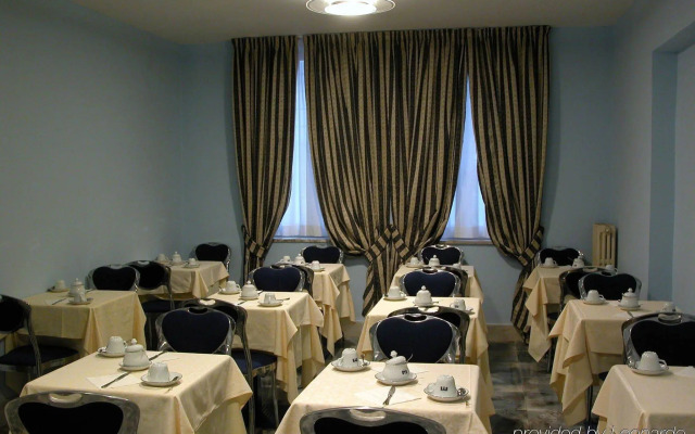 Hotel Millennium Palace