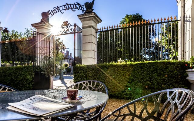 Aigle Noir Hotel Fontainebleau - MGallery Collection