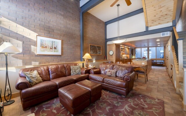 Park Avenue Upgraded 2 Bedroom Condominiums