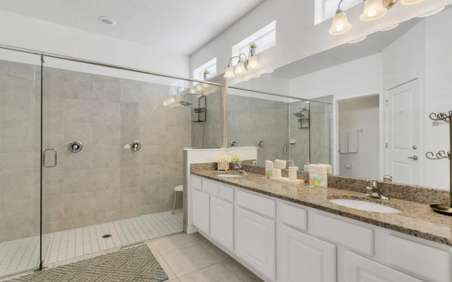 6BR Luxury Home w Private Pool BBQ