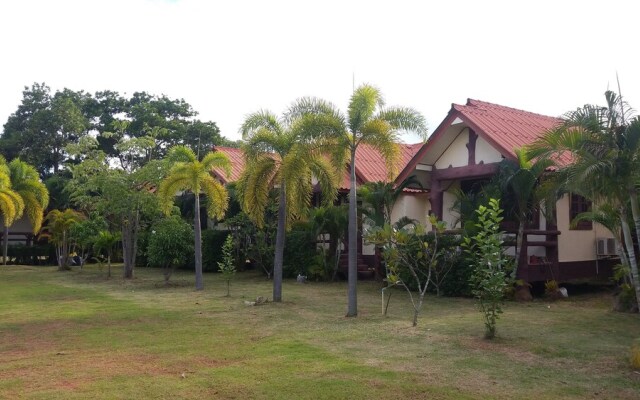 Lanta School Beach Resort