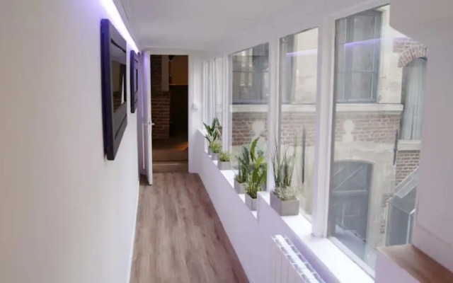 Little Suite - Ernest