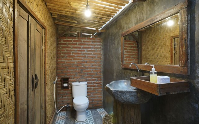 Oyo 2523 Kayu Beach Villa