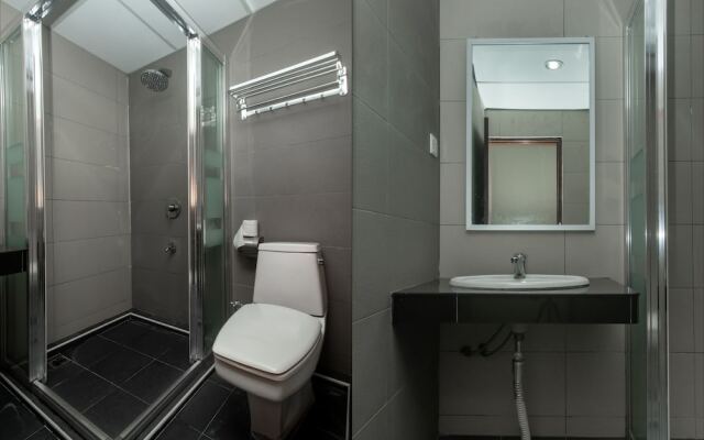 Mansion Inn by OYO Rooms