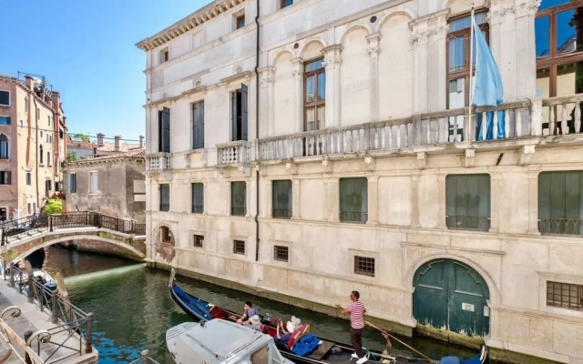 San Severo Bright Stylish Apartments Canal View