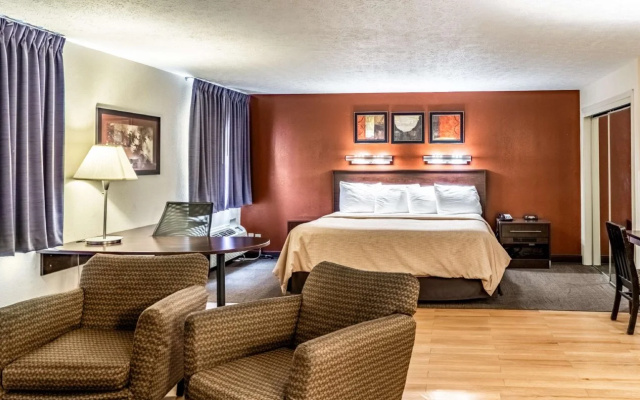Red Roof Inn Columbus - Taylorsville/ Edinburgh