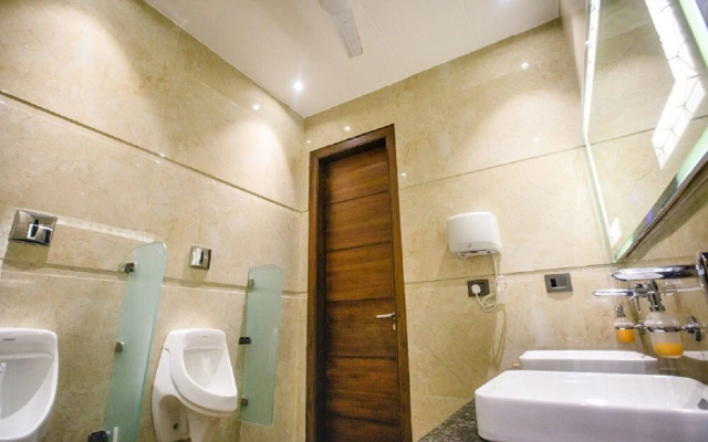 HOTEL TEN SQUARE - 5 Minutes from The Taj Mahal