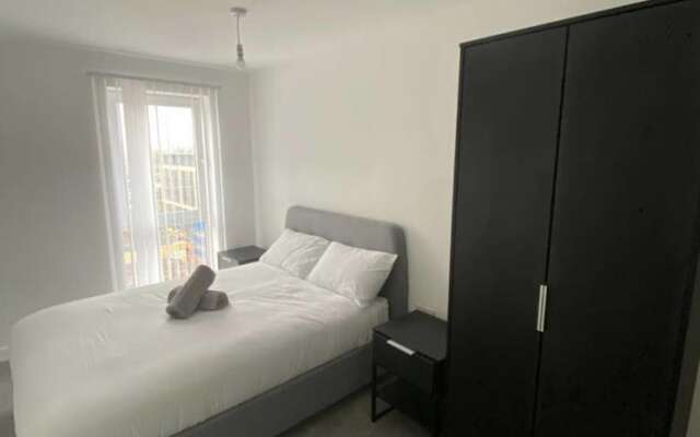 Salford City Retreat - Modern 2 Bedroom Apartment