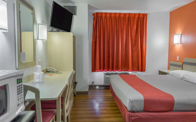 Motel 6 Redmond, OR
