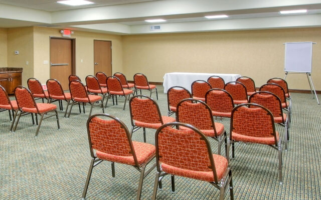 Holiday Inn Express Hotel & Suites Las Vegas by IHG