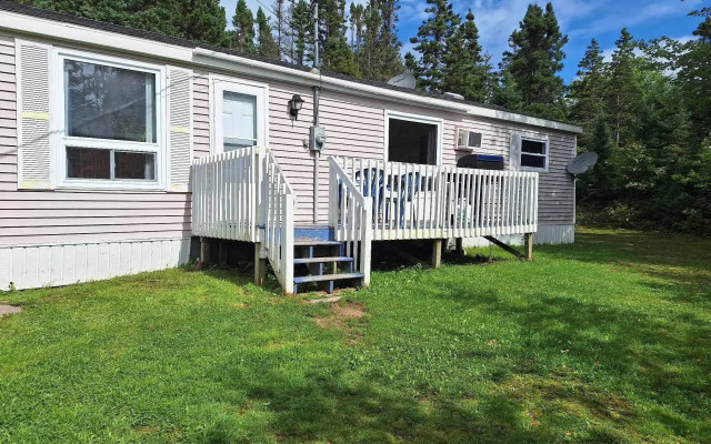 Sea Breeze Cottages & Motel