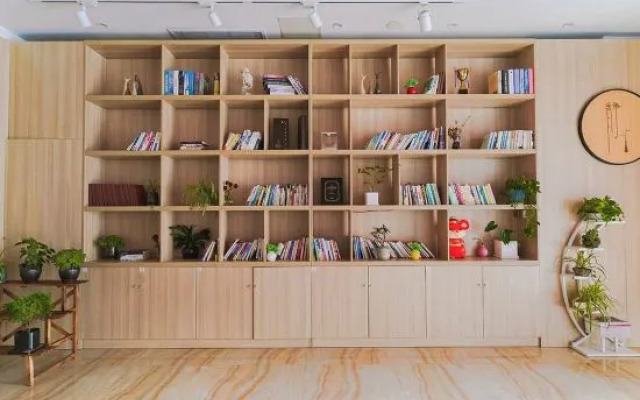 Huaju Hotel (Suzhou Taihu Xukou  subway station shop)