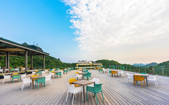 Flamingos Cat Ba Resort Apartment