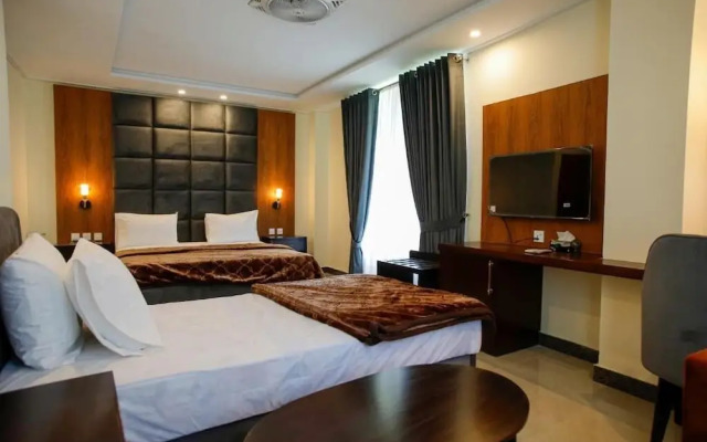 Grand Premium Continental Hotel