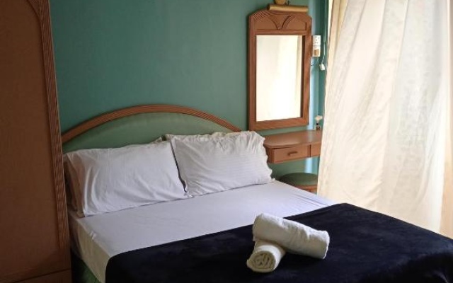 Santai Inn aprt 3 bilik Moslim Blok D w WiFi & Astro at Glory Beach Resort – Guest Rooms – Port Dickson