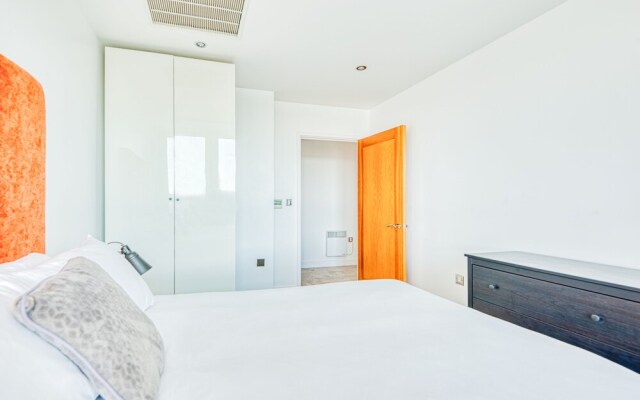 Jibbs Corner Penthouse Apartment