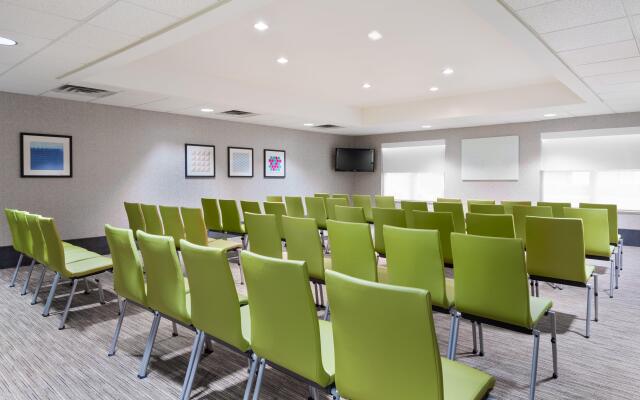 Holiday Inn Express & Suites Columbus Airport East by IHG