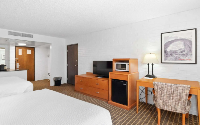 Ramada by Wyndham Richfield UT I-70