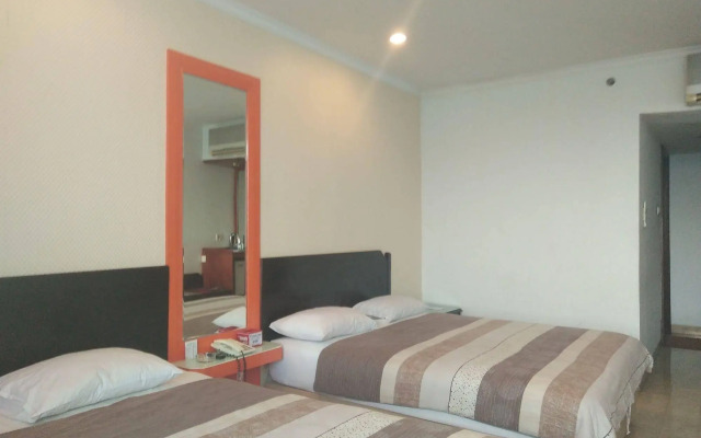 Super OYO Townhouse 2 Hotel Gunung Sahari