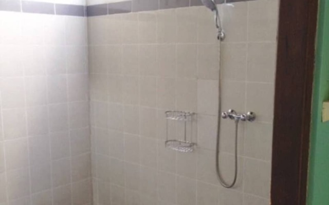 Kirana Homestay - Leaf Bungalow