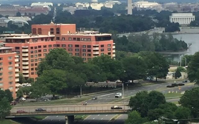 Executive Apartments at Parc Rosslyn