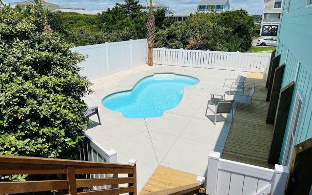 Close Enough 4 Bedroom Home by RedAwning