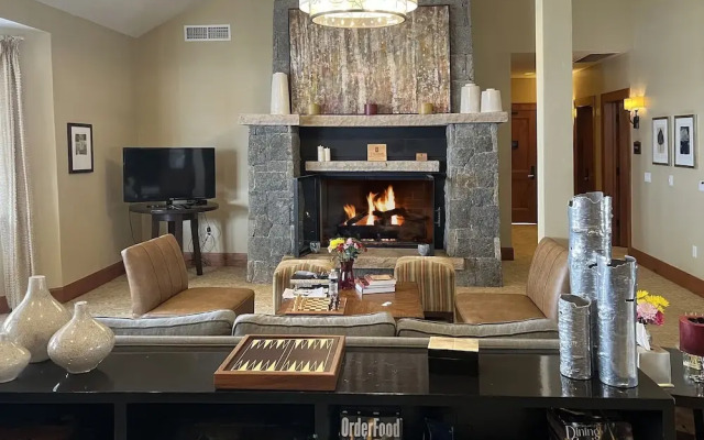 Hummingbird Lodge