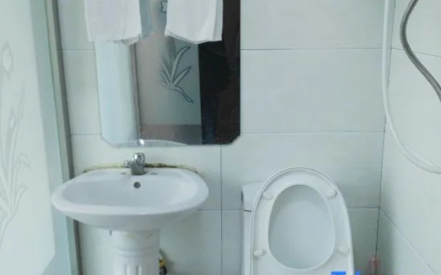 Shanghai Tinglin Jixiang Inn – Bathroom – Shanghai