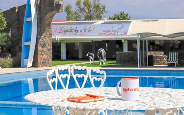 Quinta Tlayacapan by Rotamundos