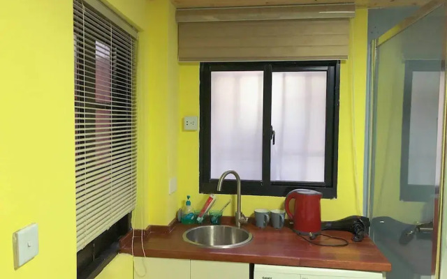 Hard Candy Apartment No.16