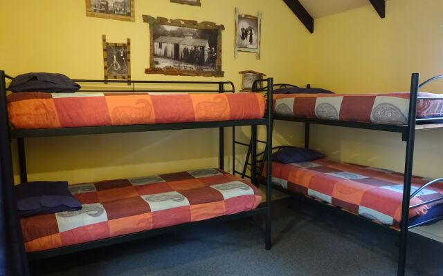 Glow Worm Accommodation - Hostel