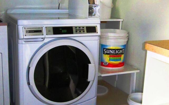 Alexandra Heights Motel