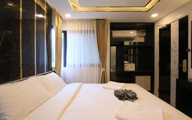 Pratunam Atrium Hotel