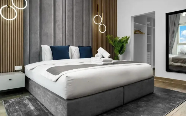 Luxe Ventures Waters Edge Haven