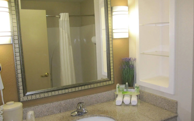 Holiday Inn Express Hotel & Suites West I 10 by IHG