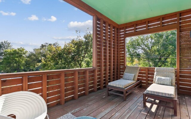 The Local - 2 Blocks to DT Fay - Walk Everywhere!