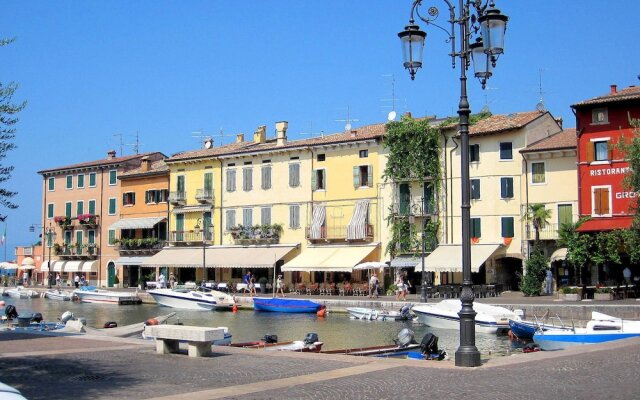 Bright Holiday Home in Lazise Italy With Swimming Pool