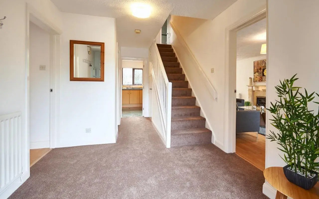Furzton Serviced House - Shortstay Mk